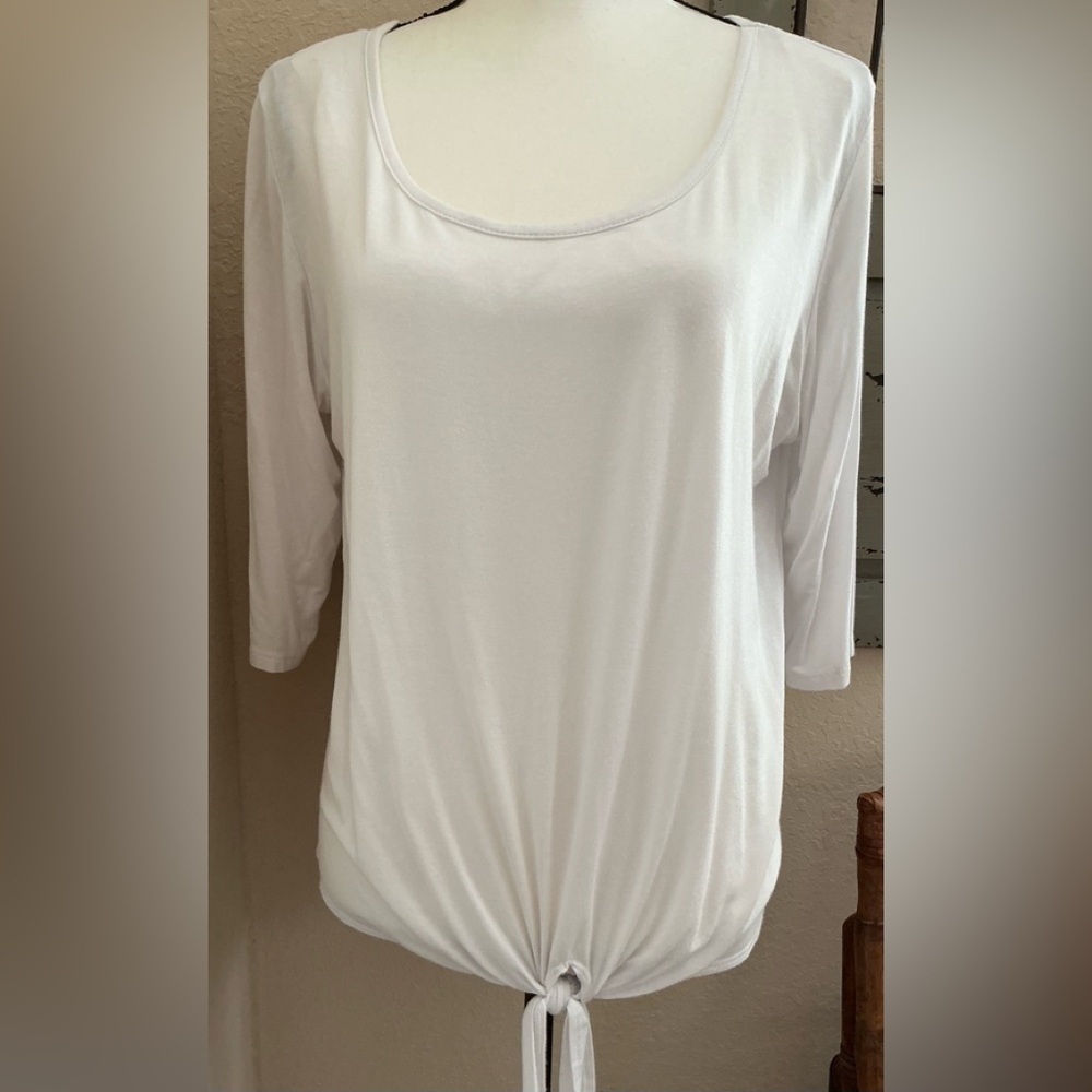 ChaCha Vente Elegant White Women's Top